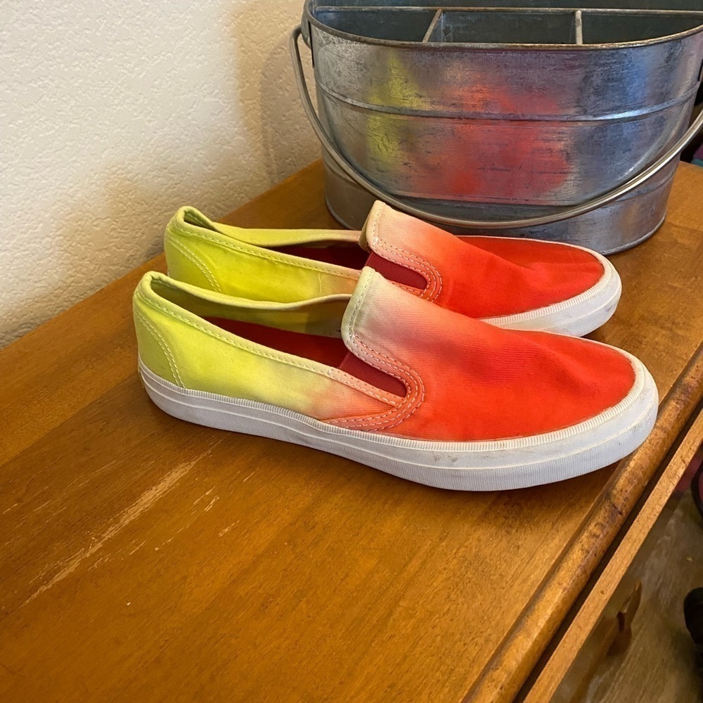 Sperry ladies tie dye dip seaside slip ons 7.5